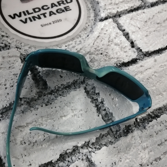 Retro 2000's Y2K Kanye West style sunglasses - Picture 4 of 6